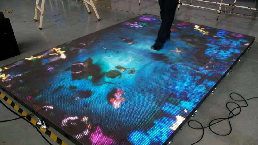 LEDש